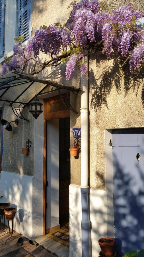 Clos St Joseph Улан Екстериор снимка